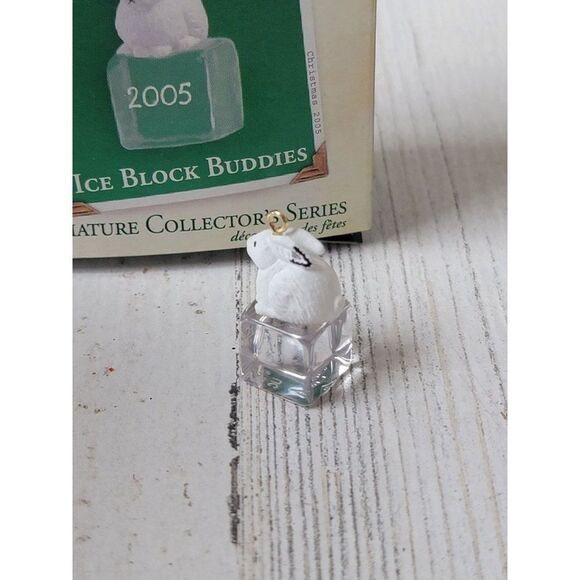 Hallmark ice Block Buddies 2005 Mini ornament Xmas bunny rabbit - Picture 3 of 5